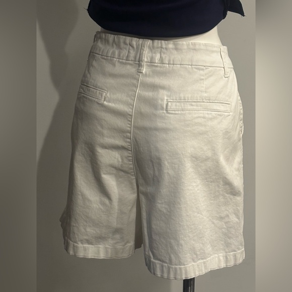 Anne Klein Classic White Shorts - Picture 2 of 4